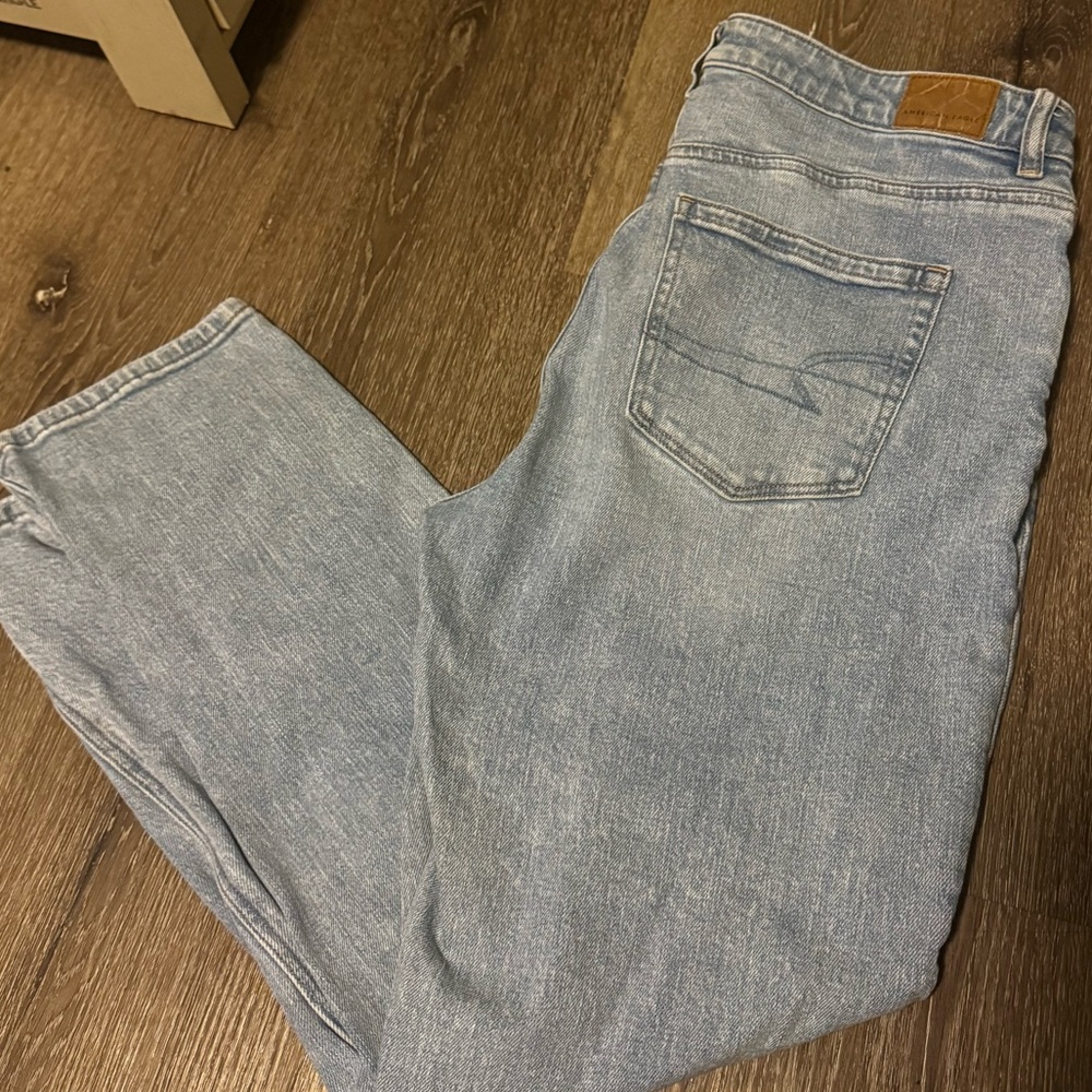 American eagle straight leg mom strigid jeans